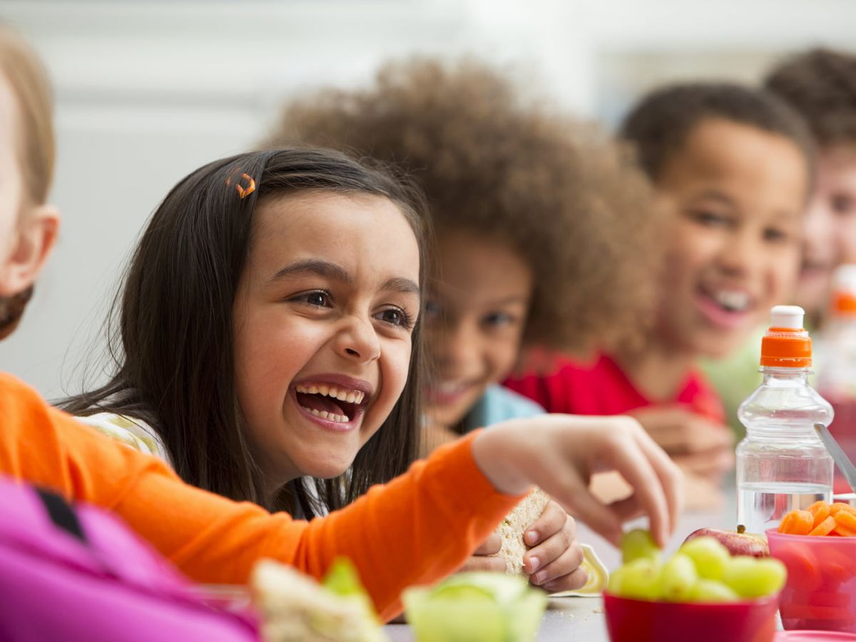 busy people making healthy choices while dining out